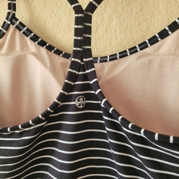 Lululemon Tank 8 - Picture 3 of 12